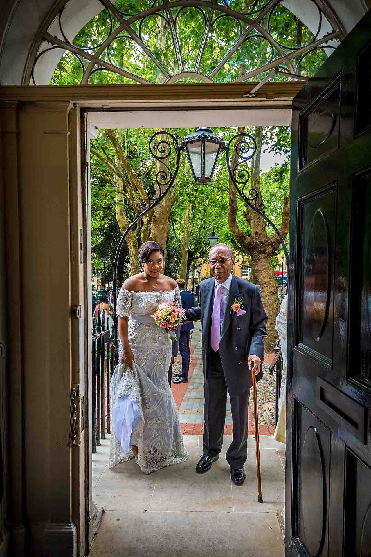 Southwark Register Office bridal arrival with father