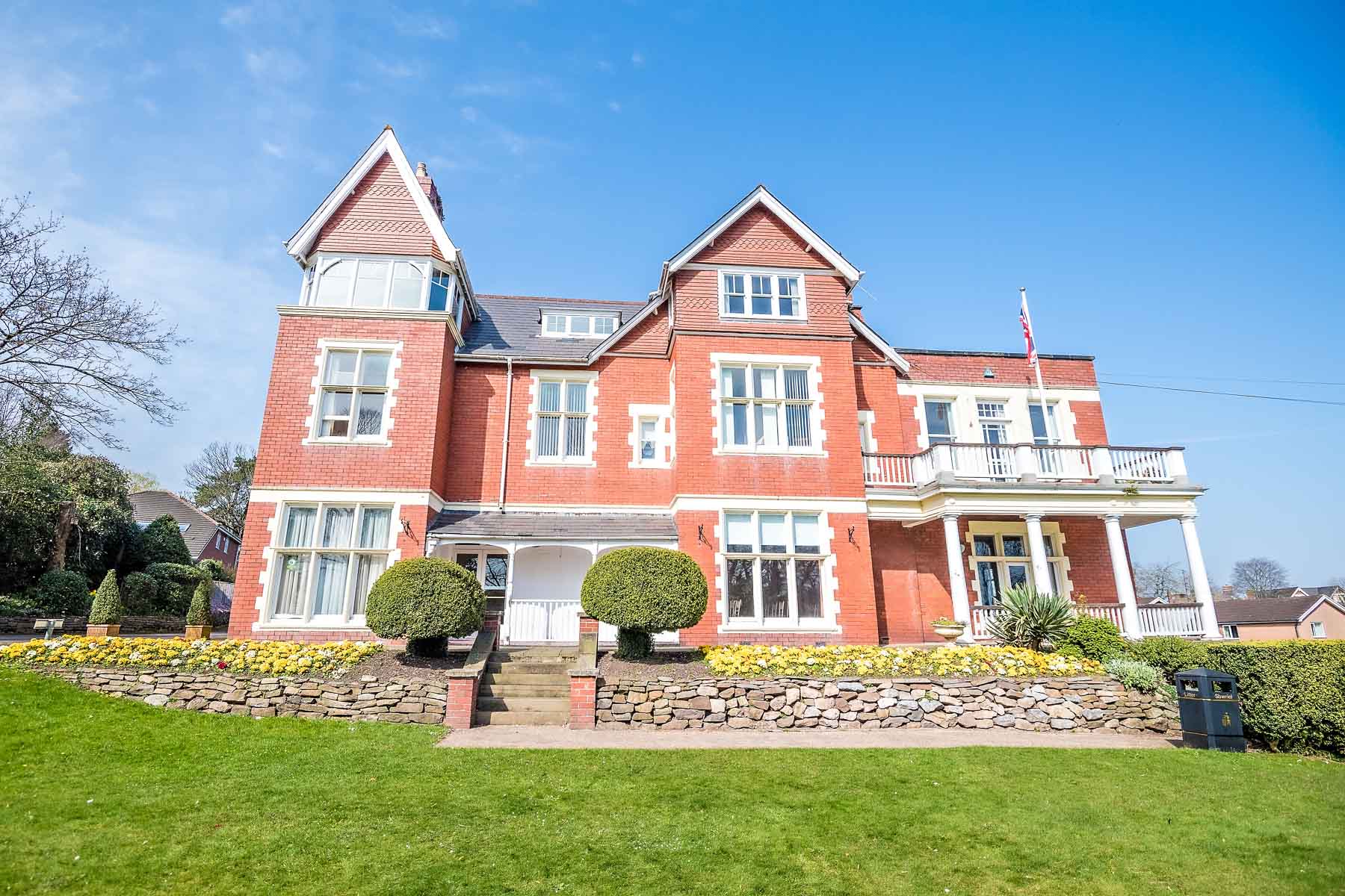 Wide-angle photo of Newport's Mansion House or Register Office