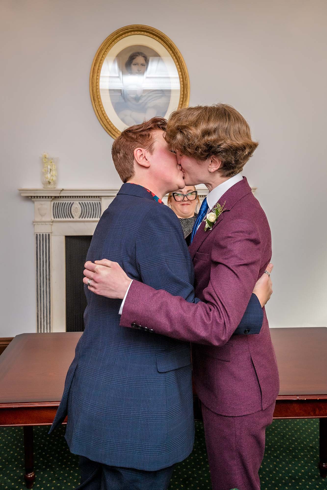 Newlywed brides have their first kiss in Bromley